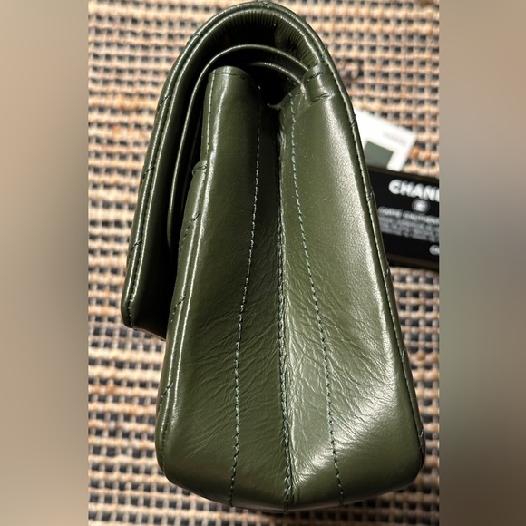 NEW Chanel 2.55 225 Reissue 16A Green Chevron Calfskin GHW Small Flap Classic - Picture 4 of 13